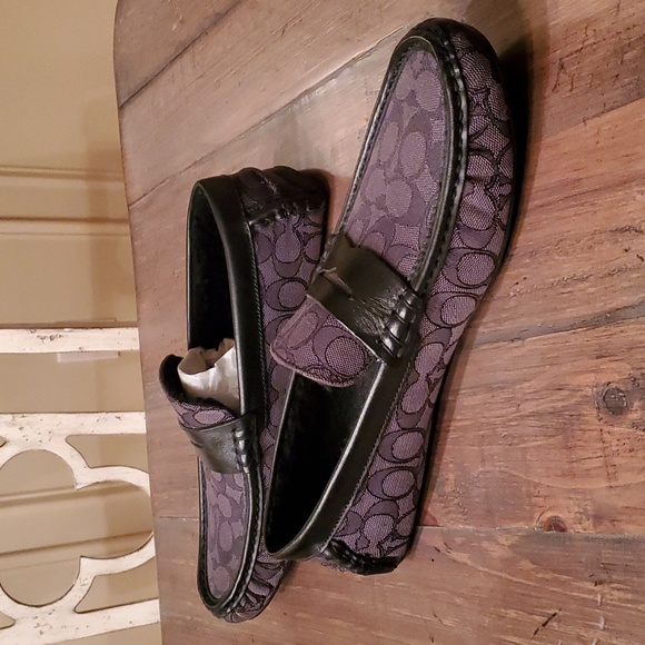 Coach Signature Slippers, size 11D, New In Box - Picture 4 of 13